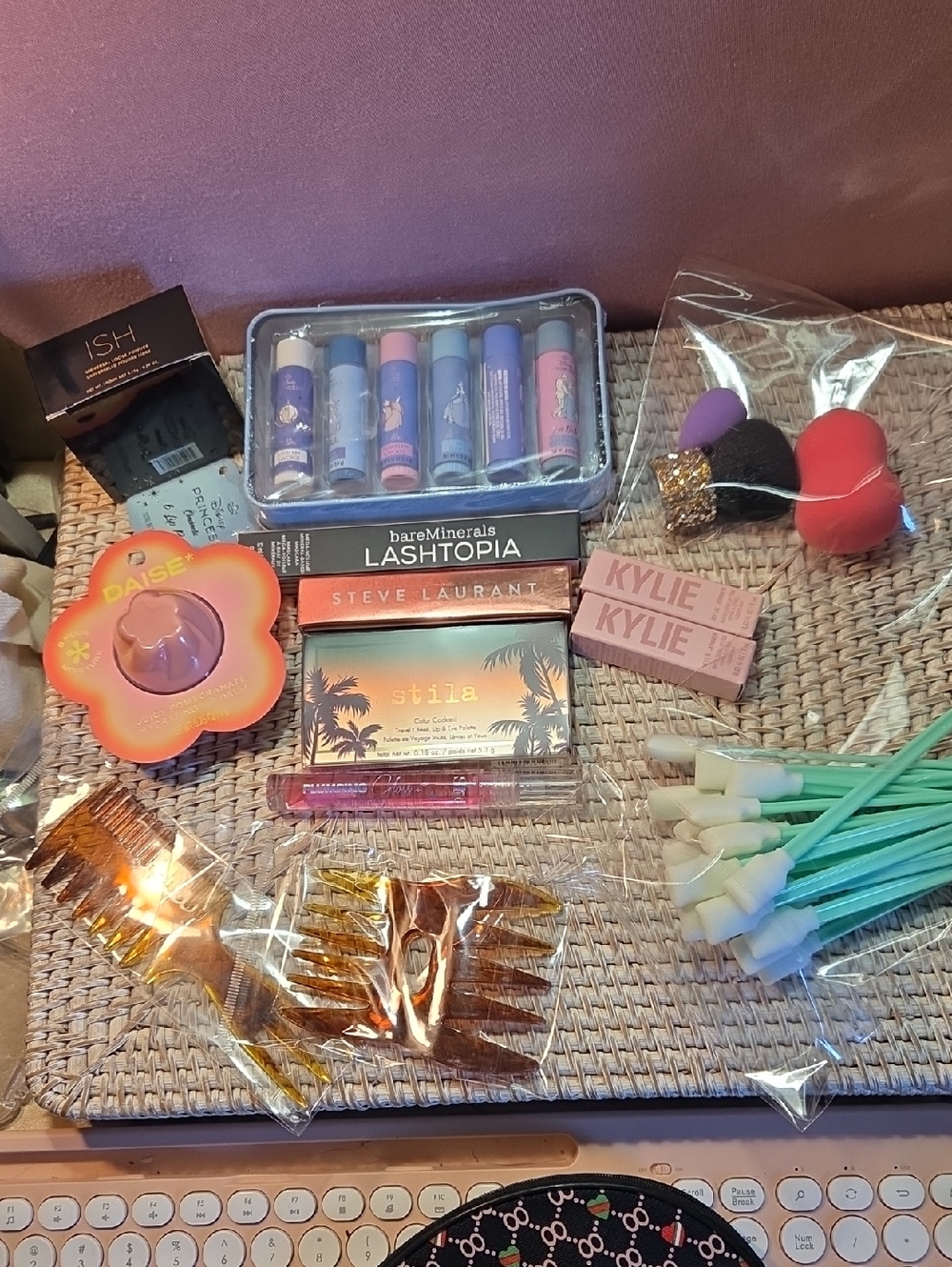 MAKE UP BUNDLE, KYLIE, BARE MINERALS, STILLA,